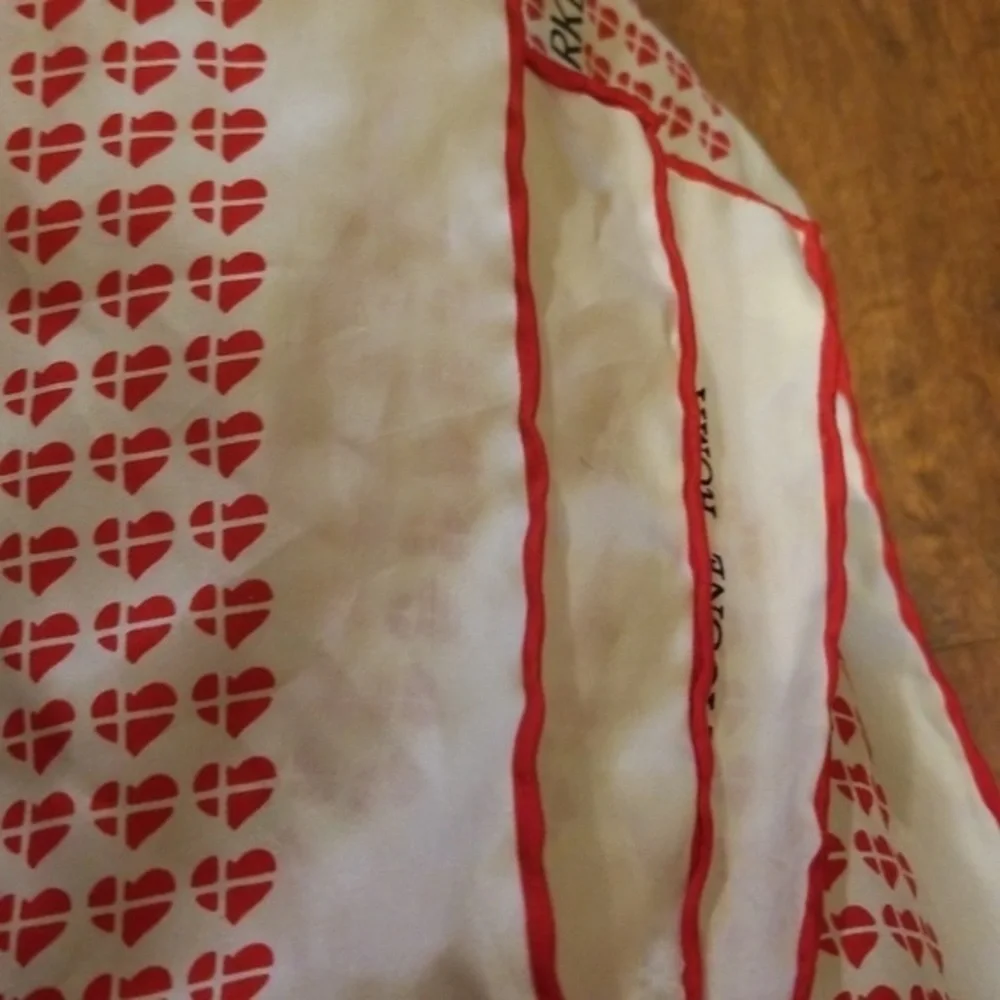 Vintage‎ Deco Red broken heart scarf